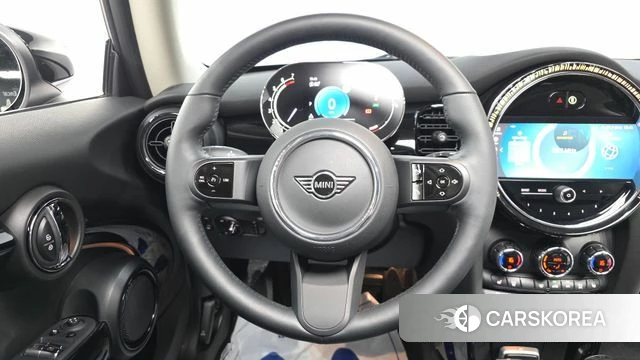 Mini Cooper 2023 Белый из Кореи, фото 4