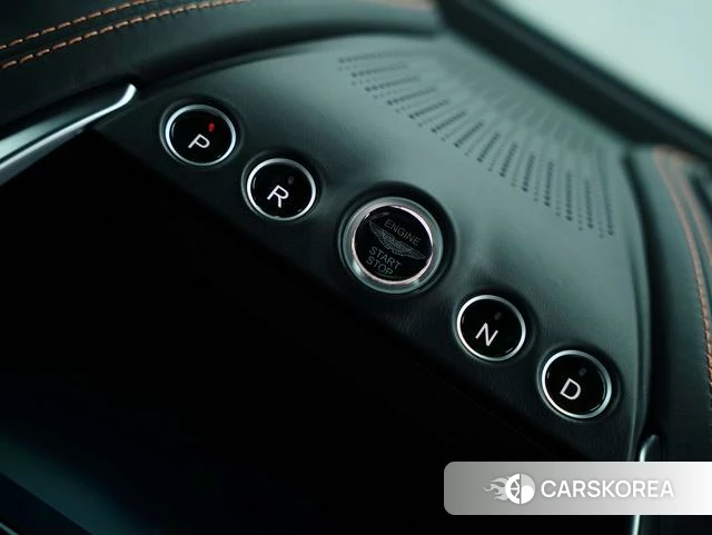 Aston Martin DBX 2022 Оранжевый из Китая, фото 4