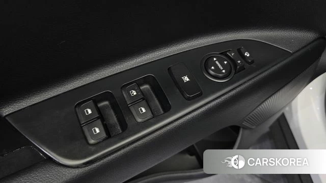 Kia Stonic 2018 Белый из Кореи, фото 4