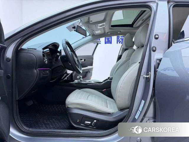 Kia K3 2023 Темно-серый из Китая, фото 4