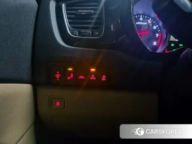 Kia The New Carnival 2018 Белый из Кореи, фото 4