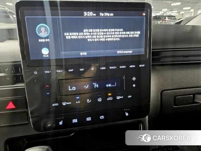 Hyundai Staria 2023 Белый из Кореи, фото 4