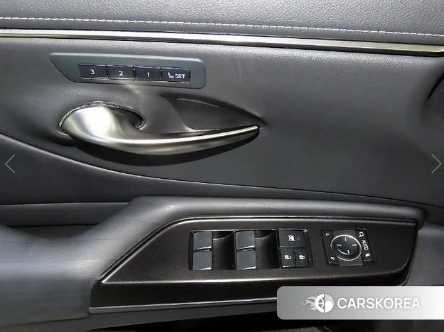 Lexus ES300h 7th generation 2019 Серебряный из Кореи, фото 4