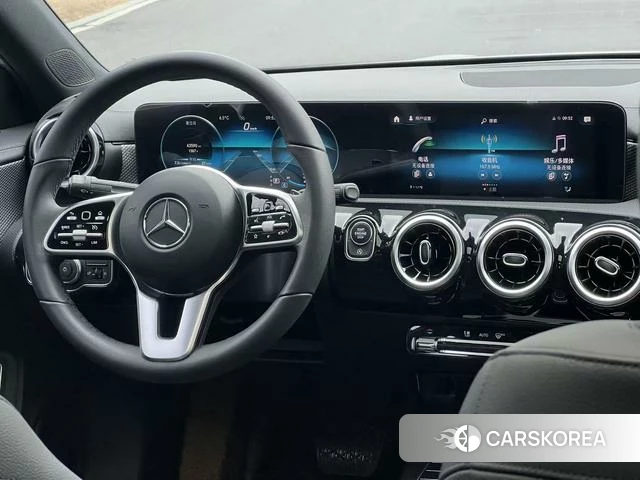 Mercedes-Benz Class A 2021 Белый из Китая, фото 4
