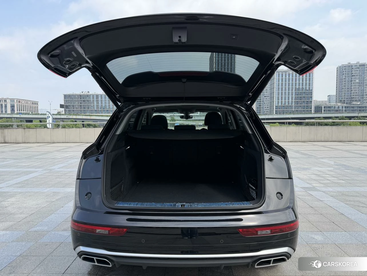 Audi Q5L 2021 Черный из Китая, фото 4