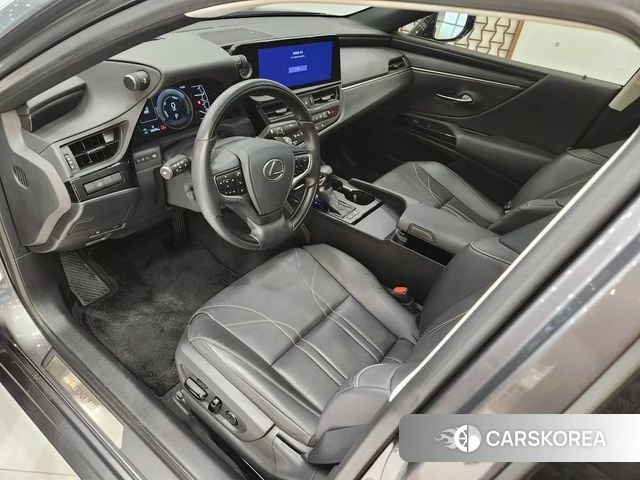 Lexus ES300h 7th generation 2024 Серый из Кореи, фото 4