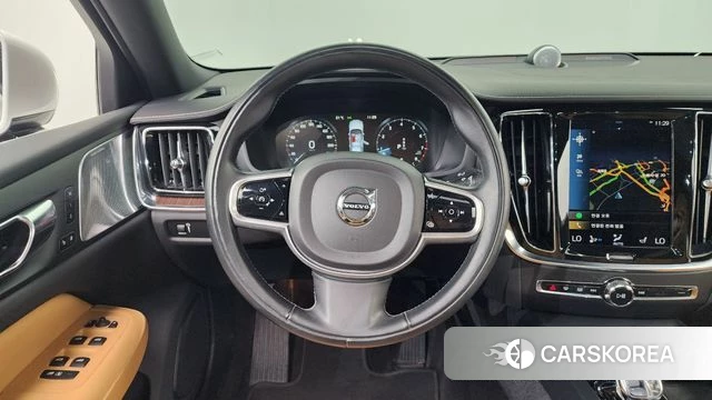 Volvo S60 3rd generation 2021 Белый из Кореи, фото 4