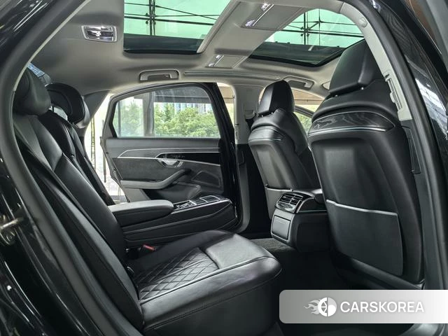Audi A8 2021 Черный из Китая, фото 4