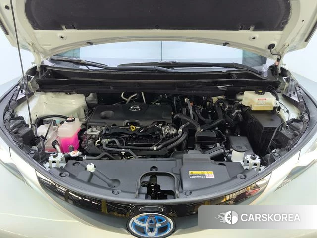 Toyota Saina 2024 Белый из Китая, фото 4