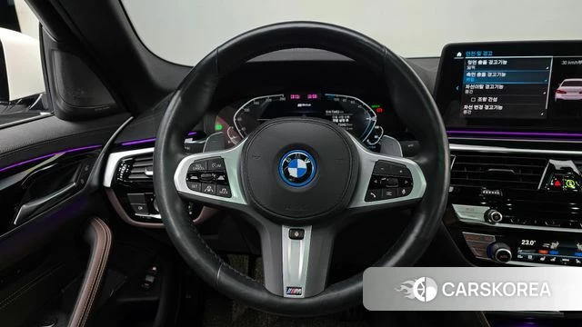 BMW 5 Series (G30) 2022 Белый из Кореи, фото 4