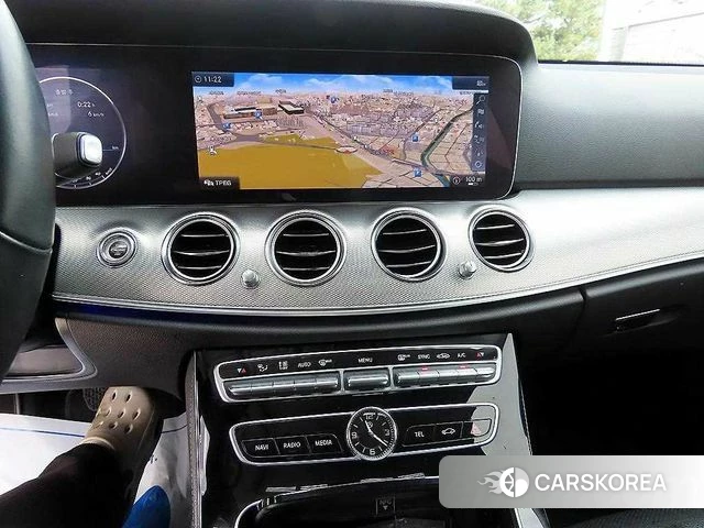 Mercedes-Benz E-Class W213 2018 Белый из Кореи, фото 4