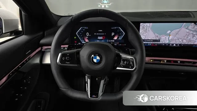 BMW 5 Series (G60) 2025 Белый из Кореи, фото 4