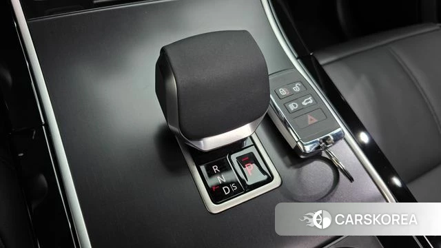 Land Rover Range Rover Velar 2025 Черный из Кореи, фото 4