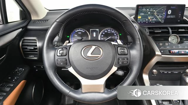 Lexus NX300h 2018 Серебристо-серый из Кореи, фото 4