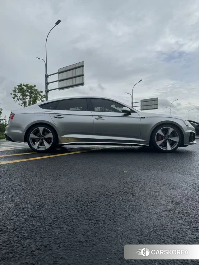Audi S5 2021 Серебристо-серый из Китая, фото 4