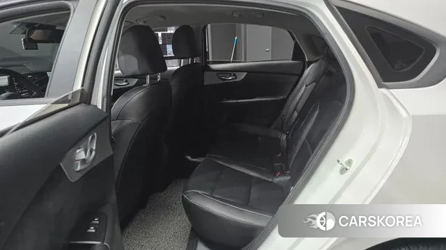 Kia The New K3 2nd generation 2021 Белый из Кореи, фото 4