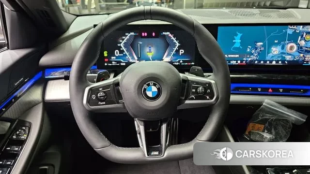 BMW 5 Series (G60) 2025 Черный из Кореи, фото 4