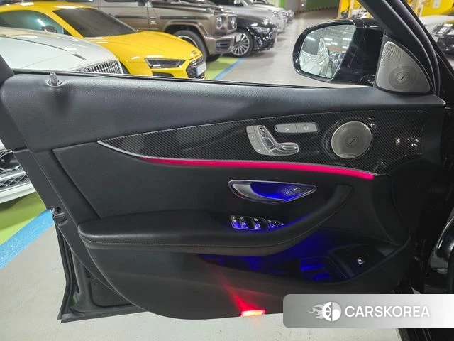 Mercedes-Benz E-Class W213 2018 Черный из Кореи, фото 4