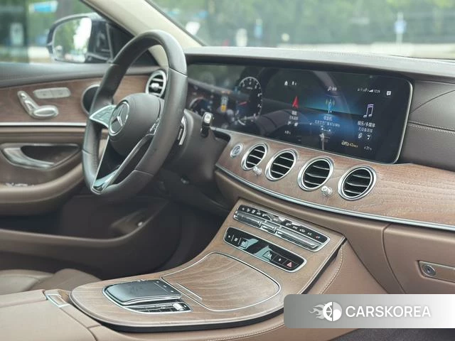 Mercedes-Benz E-class 2022 Черный из Китая, фото 4