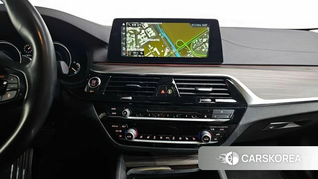 BMW 5 Series (G30) 2018 Белый из Кореи, фото 4