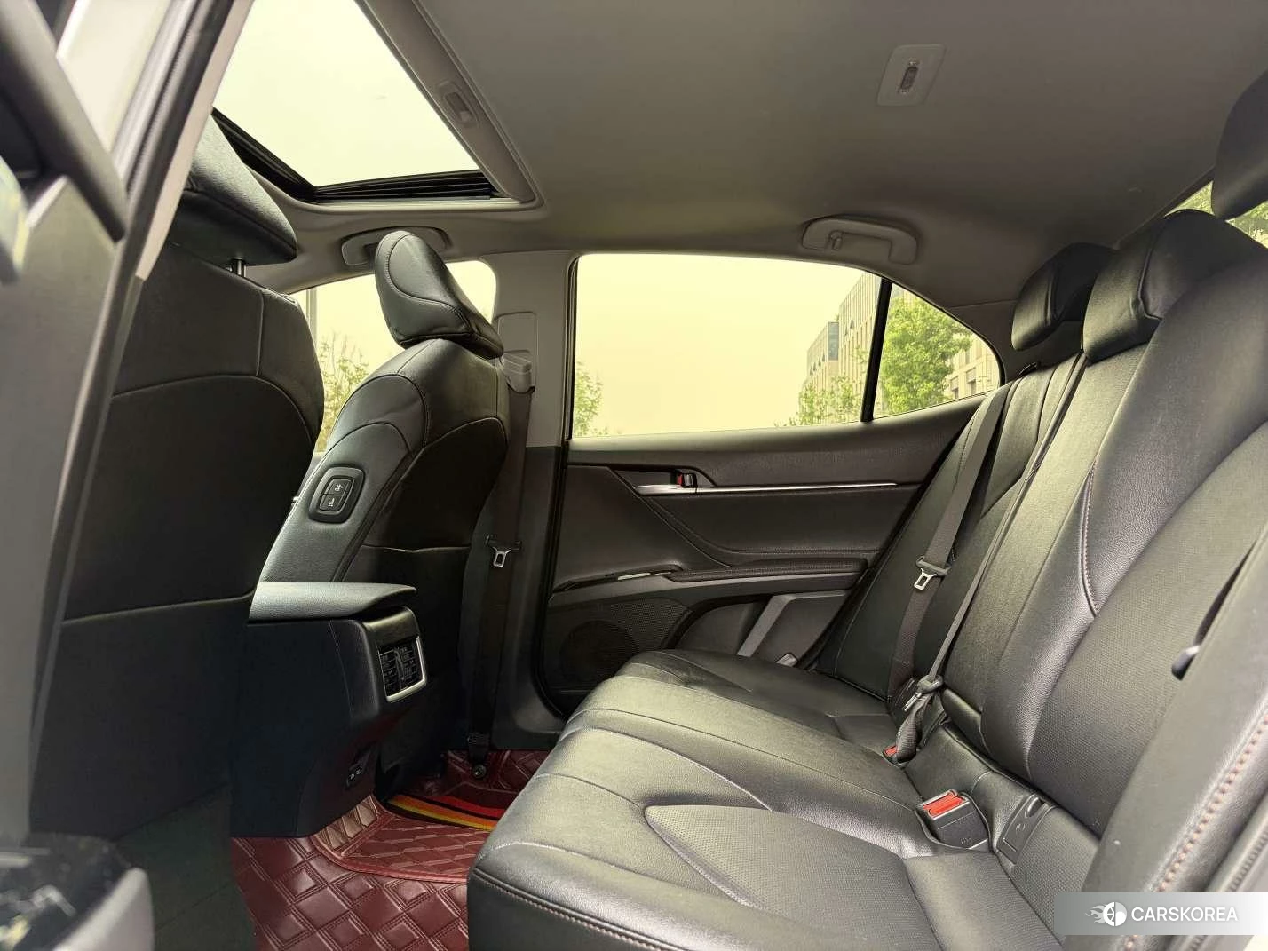 Toyota Camry 2023 Белый из Китая, фото 4