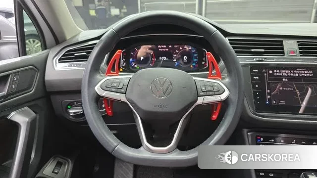 Volkswagen Tiguan Allspace 2023 Белый из Кореи, фото 4