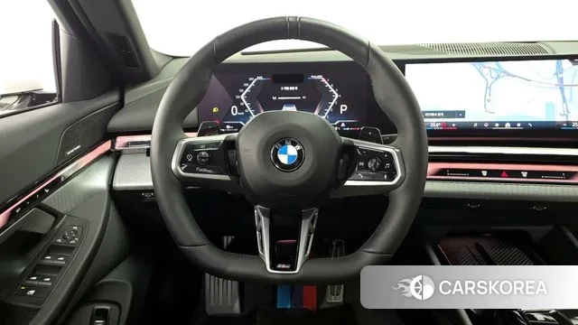 BMW 5 Series (G60) 2025 Белый из Кореи, фото 4