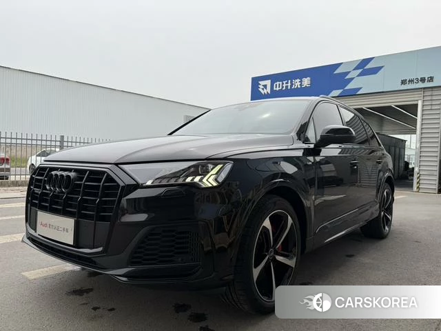 Audi Q7 2022 Черный из Китая, фото 4