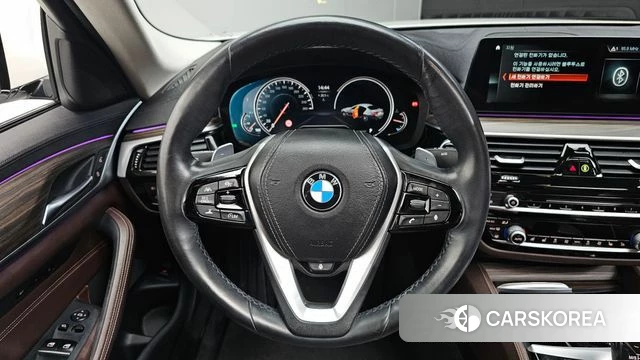 BMW 5 Series (G30) 2018 Белый из Кореи, фото 4