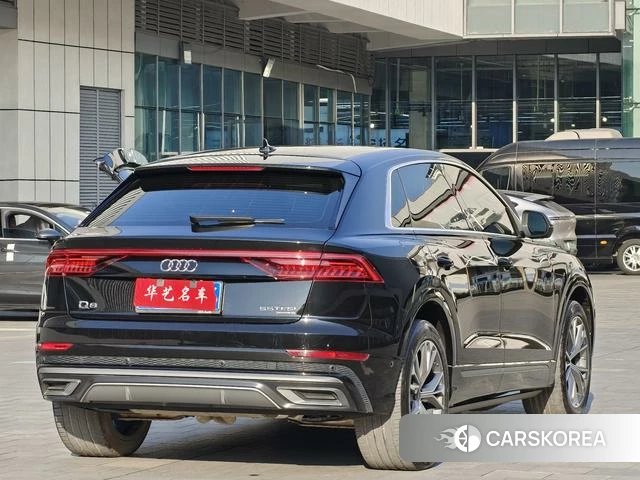 Audi Q8 2023 Черный из Китая, фото 4