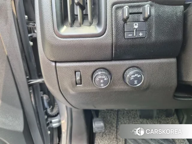 Chevrolet (GM Daewoo) Real New Colorado 2021 Серый из Кореи, фото 4