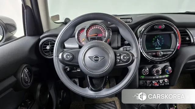 Mini Cooper 2021 Жемчужный цвет из Кореи, фото 4