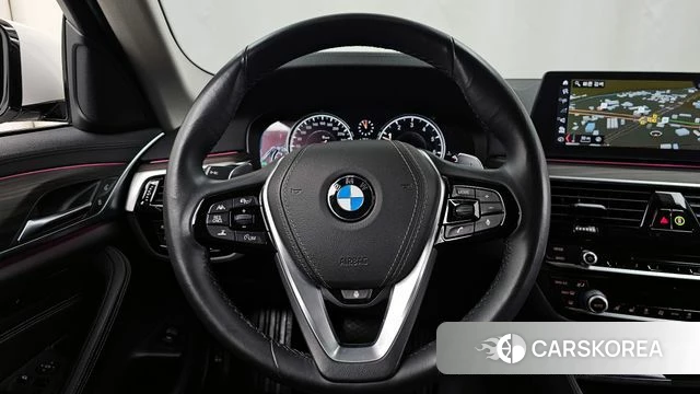 BMW 5 Series (G30) 2018 Белый из Кореи, фото 4