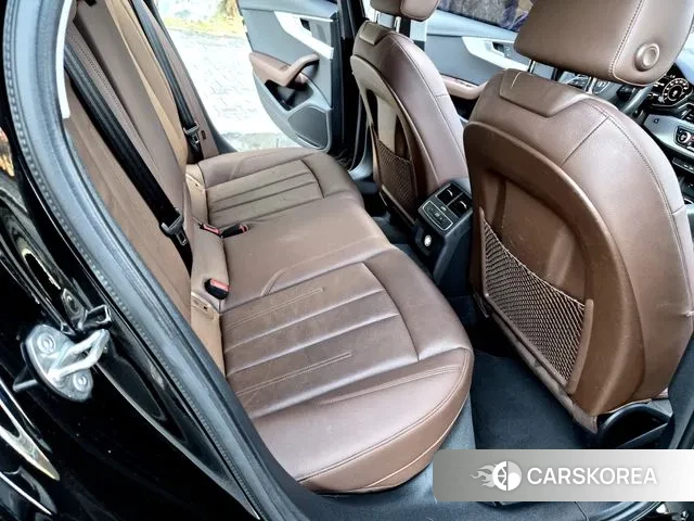 Audi A4 (B9) 2018 Черный из Кореи, фото 4