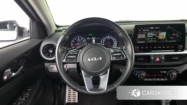 Kia The New K3 2nd generation 2023 Белый из Кореи, фото 4