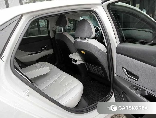 Hyundai Avante (CN7) 2021 Серебристо-серый из Кореи, фото 4