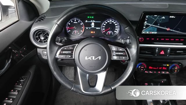 Kia The New K3 2nd generation 2021 Белый из Кореи, фото 4