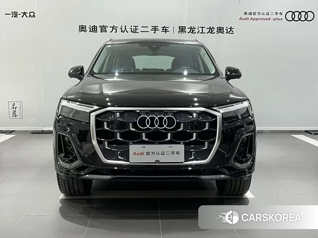 Audi Q7 2025 Черный из Китая, фото 4