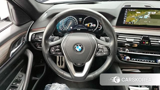 BMW 5 Series (G30) 2018 Белый из Кореи, фото 4