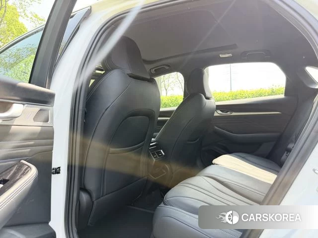 Geely Automobile Xingrui 2026 Белый из Китая, фото 4