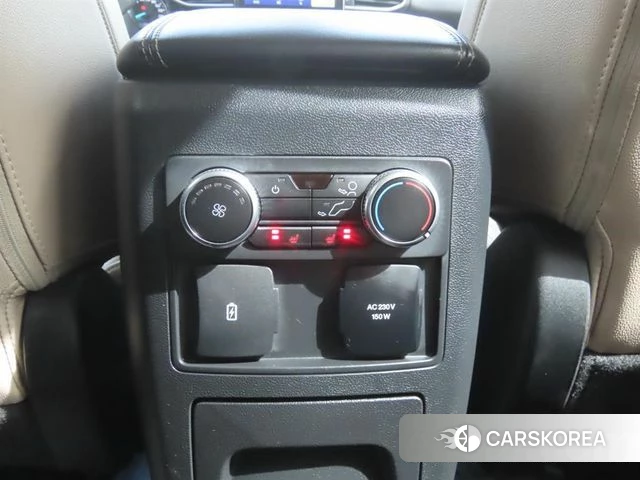 Ford Explorer 6th Generation 2023 Белый из Кореи, фото 4