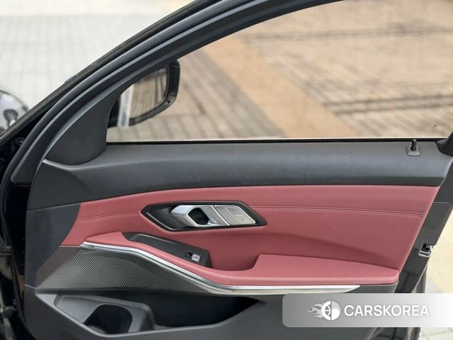 BMW 3 series 2021 Черный из Китая, фото 4