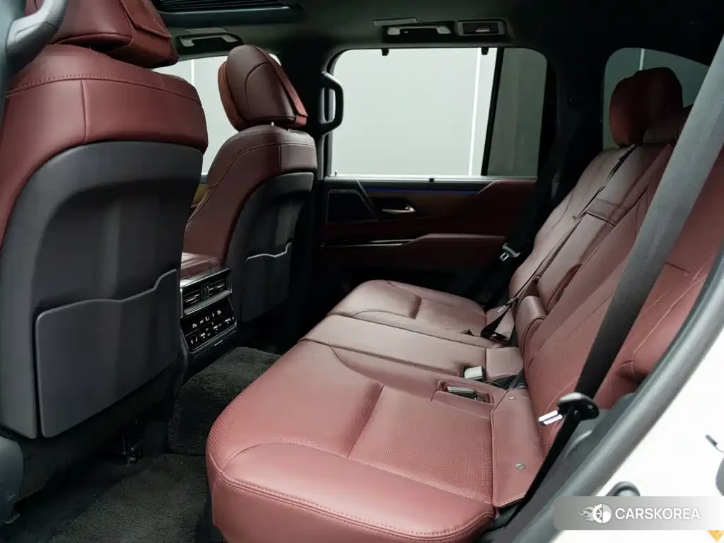Lexus LX 2026 Белый из Китая, фото 4