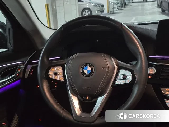 BMW 5 Series (G30) 2023 Черный из Кореи, фото 4