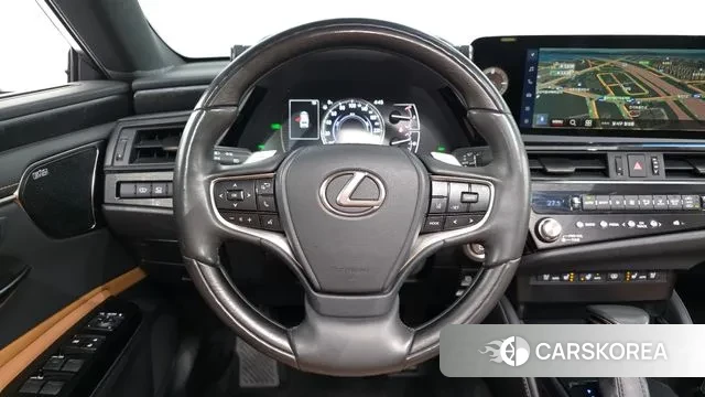 Lexus ES300h 7th generation 2023 Черный из Кореи, фото 4