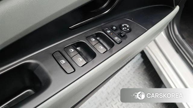 Hyundai The New Avante (CN7) 2023 Серебристо-серый из Кореи, фото 4