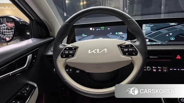 Kia EV6 2021 Серебристо-серый из Кореи, фото 4