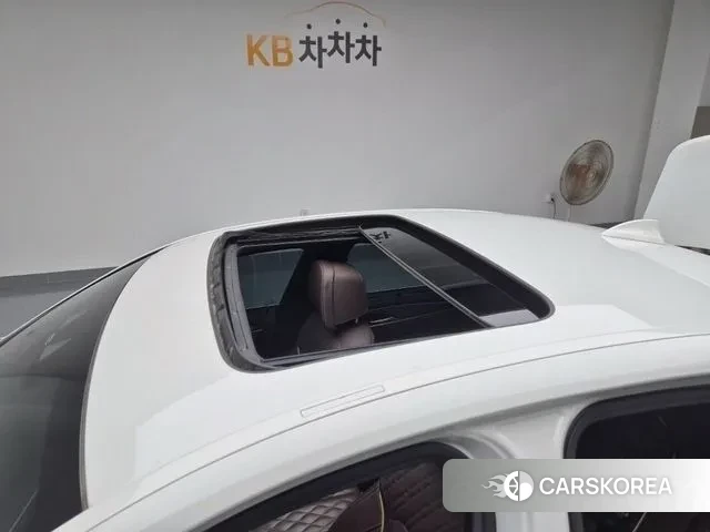 BMW 5 Series (G30) 2019 Белый из Кореи, фото 4