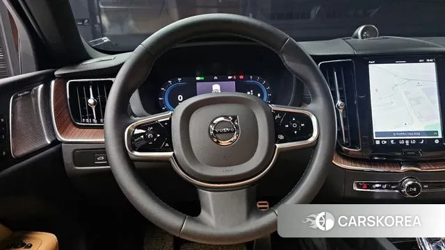 Volvo XC60 second Generation 2023 Белый из Кореи, фото 4