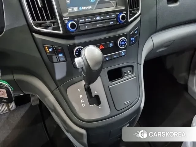 Hyundai The New Grand Starex 2018 Серебристо-серый из Кореи, фото 4